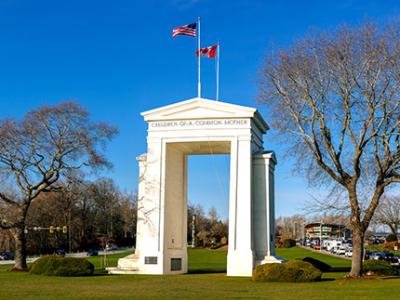 Peace Arch monument at the Canadian American border in Blaine Washington